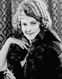 영화배우인 프리실라 딘의 대표 이미지