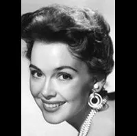 배우인 바바라 러시의 대표 이미지