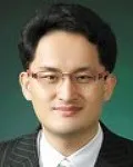 특수단체인, 칼럼니스트인 윤영돈의 대표 이미지