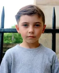 영화배우인 일란 드브라방의 대표 이미지