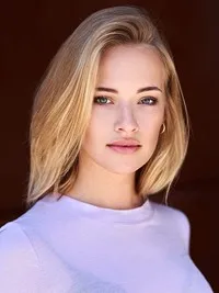 영화배우인 발레리 후버의 대표 이미지