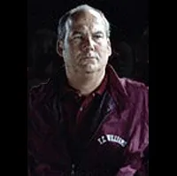 배우인 브렛 라이스의 대표 이미지