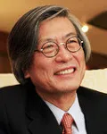작가, 대학교수인 이강백의 대표 이미지