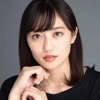 탤런트인 오쿠야마 카즈사의 대표 이미지