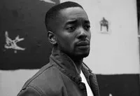 영화배우인 아키 오모셰이비의 대표 이미지