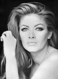 배우인 다그마 라산더의 대표 이미지