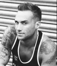 영화배우인 캘럼 베스트의 대표 이미지