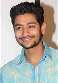 영화배우인 아카쉬 토사르의 대표 이미지