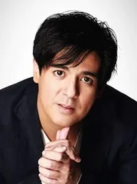 영화배우인 아가 물라크의 대표 이미지