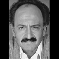 배우인 카스툴로 구에라의 대표 이미지