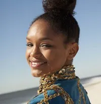 영화배우인 이든 던컨-스미스의 대표 이미지