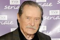 영화배우인 에밀 카레비치의 대표 이미지