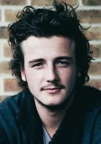 영화배우인 마이클 리처드슨의 대표 이미지