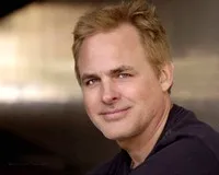 배우인 그랜트 크라머의 대표 이미지