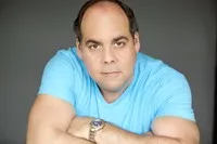 영화배우인 마크 카마초의 대표 이미지