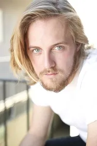 영화배우인 케일 클로슨의 대표 이미지