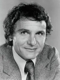 영화배우인 마이클 파타키의 대표 이미지