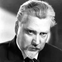 배우인 나이겔 브루스의 대표 이미지