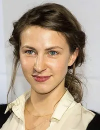 영화배우인 나탈리아 벨리츠키의 대표 이미지