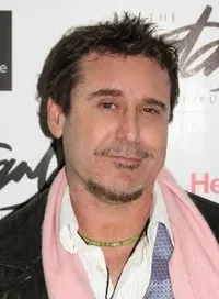 시나리오작가인 J.D. 샤피로의 대표 이미지