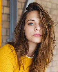 감독, 배우인 마를로 켈리의 대표 이미지