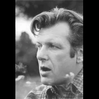 배우인 비토 루기니스의 대표 이미지