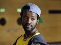 영화배우인 에릭 카봉고의 대표 이미지