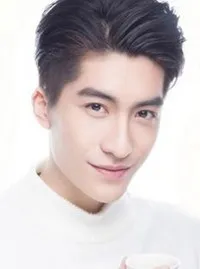 영화배우인 진금윤의 대표 이미지