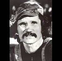 영화배우인 찰스 디어코프의 대표 이미지