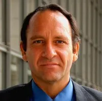 영화배우인 찰스 글로버의 대표 이미지