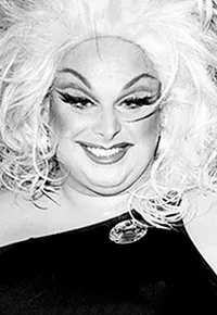 영화배우인 디바인의 대표 이미지