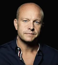 영화배우인 프레드리크 할그렌의 대표 이미지