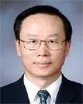 금융인인 홍충수의 대표 이미지