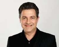 배우인 미하이 칼린의 대표 이미지