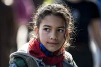 영화배우인 루나 음베치의 대표 이미지