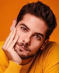 영화배우인 안드레스 위에세의 대표 이미지