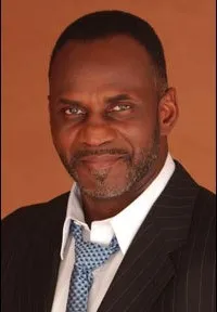 영화배우인 줄리어스 테넌의 대표 이미지