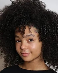 영화배우인 매들린 밀스의 대표 이미지