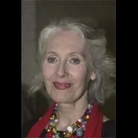 영화배우인 줄리아 블레이크의 대표 이미지