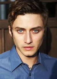 배우인 커램 말리키-산체스의 대표 이미지