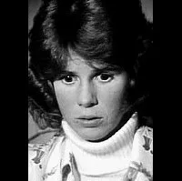 배우인 킴 다비의 대표 이미지