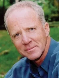 배우, 감독인 랜스 킨시의 대표 이미지