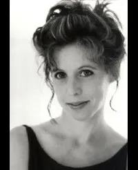 영화배우인 매디 코먼의 대표 이미지