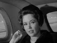 영화배우인 사라 셰인의 대표 이미지