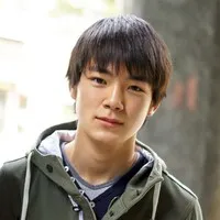 영화배우인 스기타 라이루의 대표 이미지