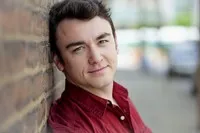 영화배우인 크리스 리처즈의 대표 이미지