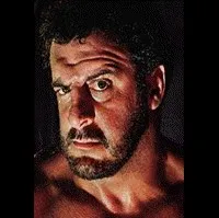 배우인 라일 알자도의 대표 이미지