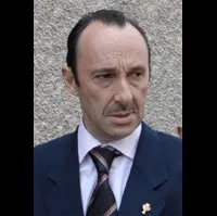 배우인 마누엘 만퀴나의 대표 이미지