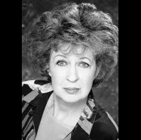 배우인 제인 이스트우드의 대표 이미지