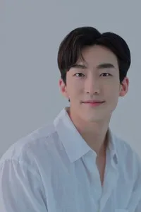 영화배우인 윤건일의 대표 이미지